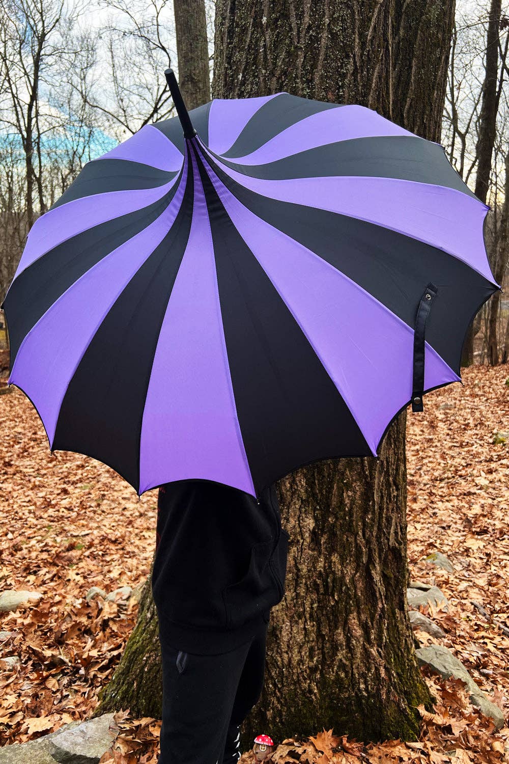 Batwing Pagoda Umbrella [BLACK/LIGHT PURPLE]