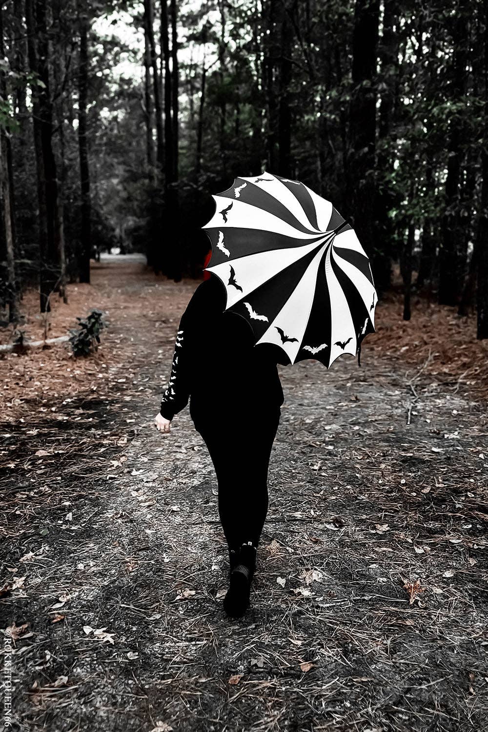 Batwing Pagoda Umbrella [Batty Black/White]