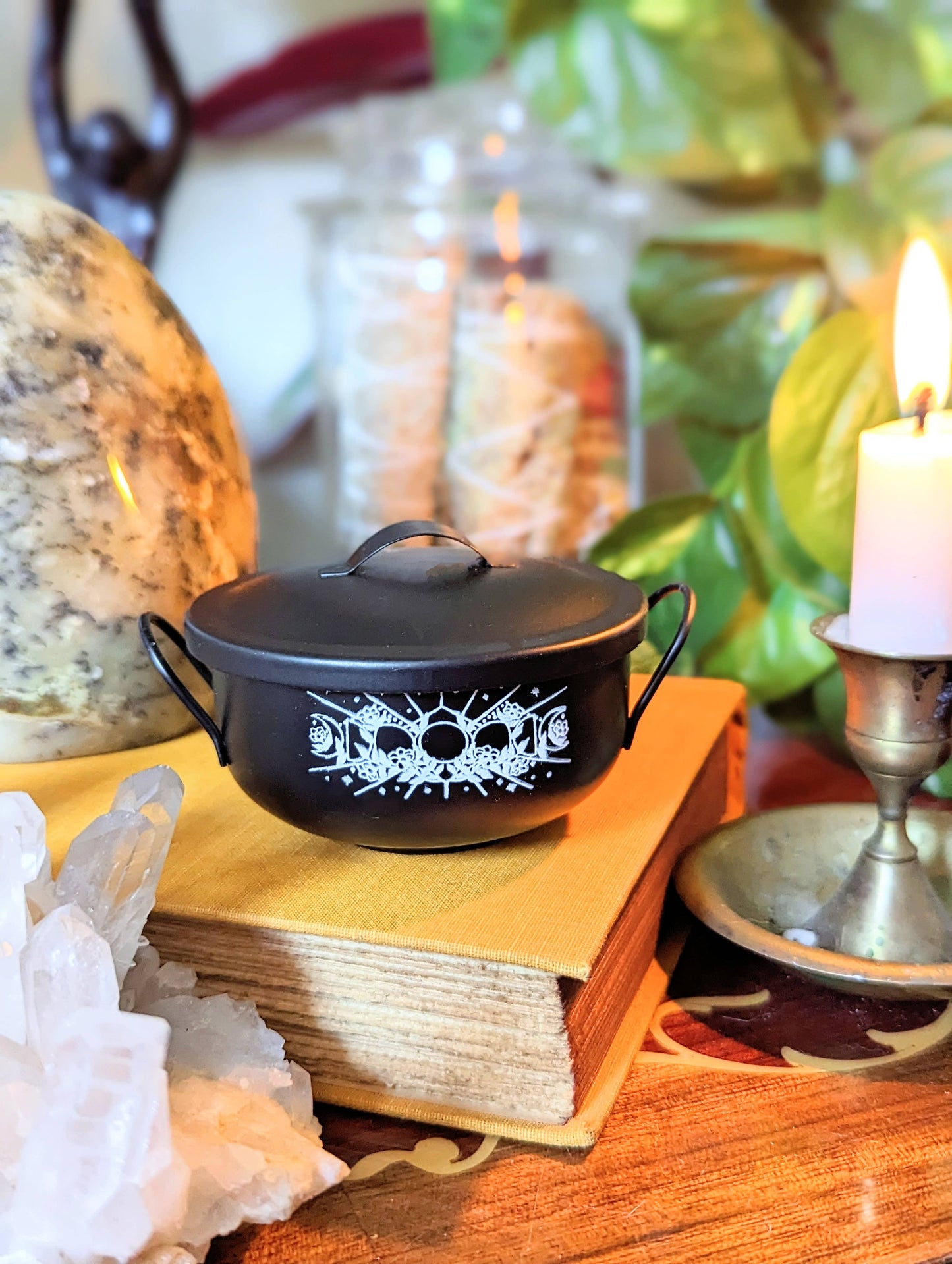 Mystic Cauldron - Iron, Potion, Spell, Magic, Ritual, Altar