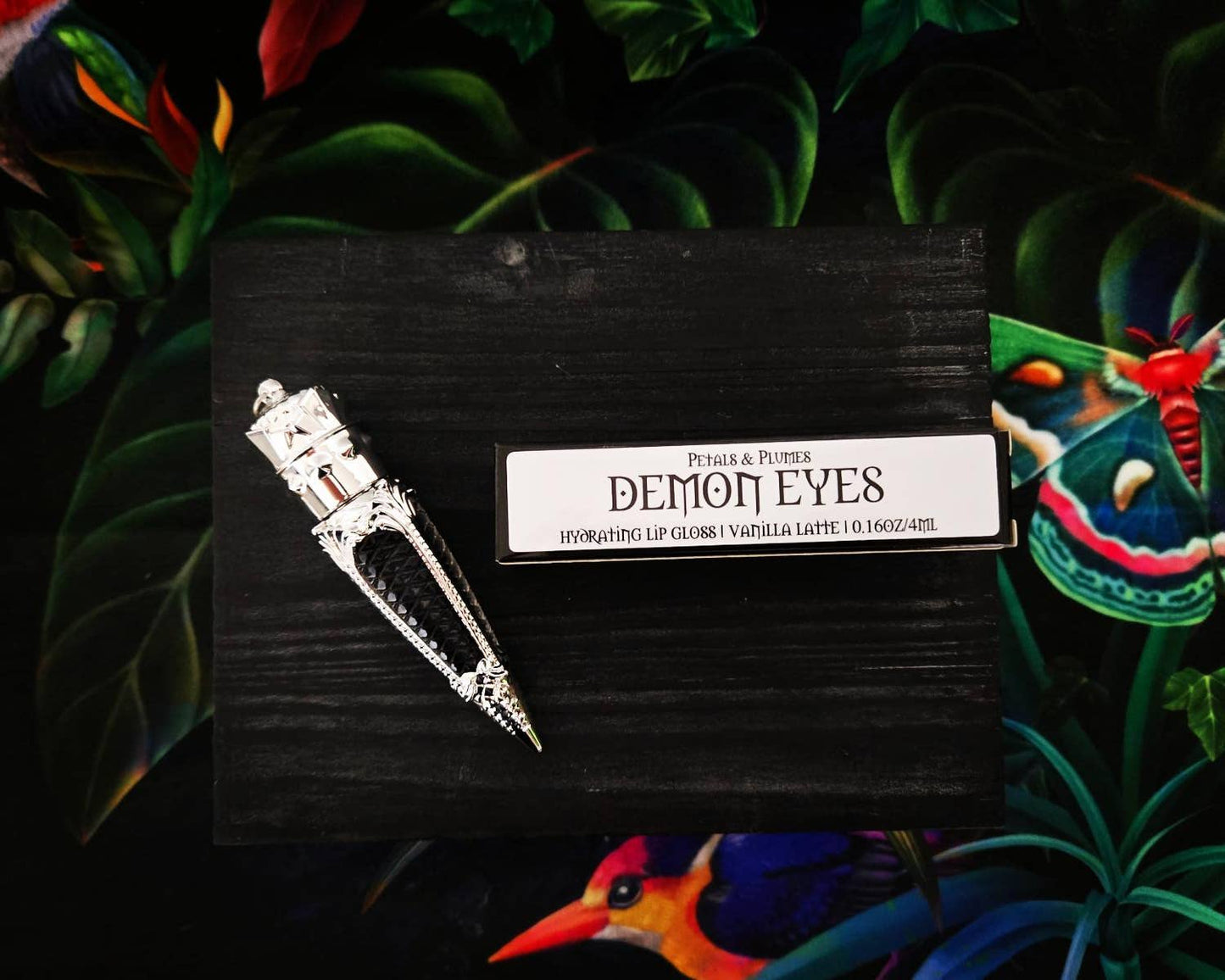 Demon Eyes Lip Gloss | vanilla latte | satin black |