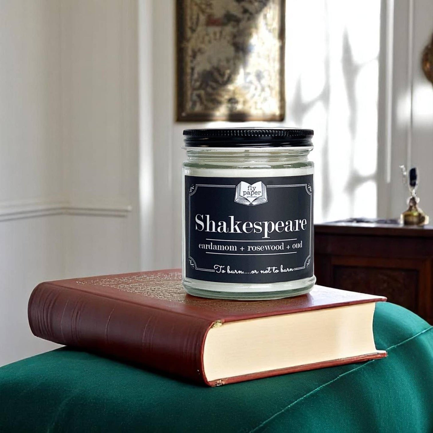 Shakespeare 9oz Glass Candle Cardamom + Rosewood + Oud