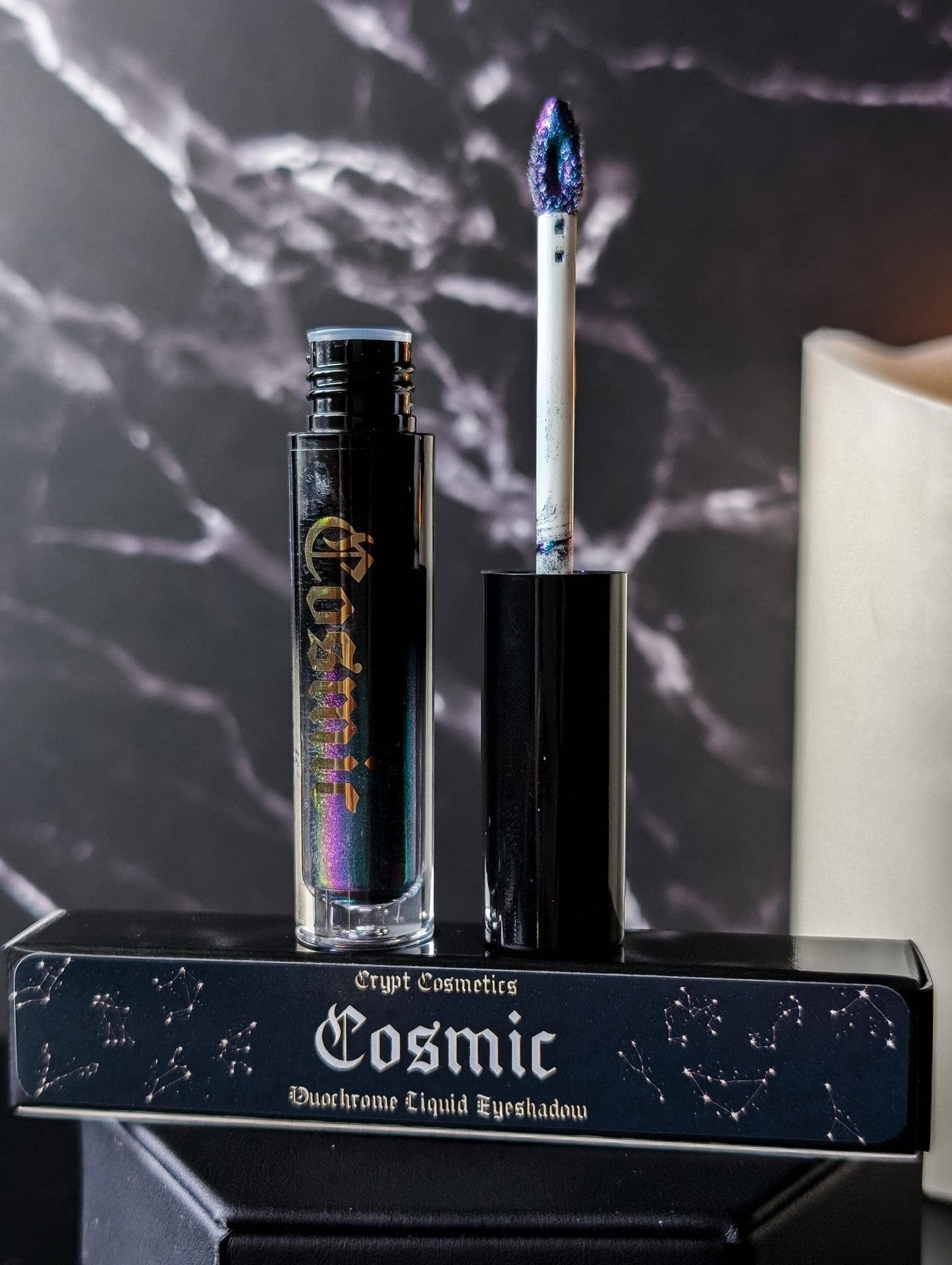 COSMIC - Duochrome liquid eyeshadow