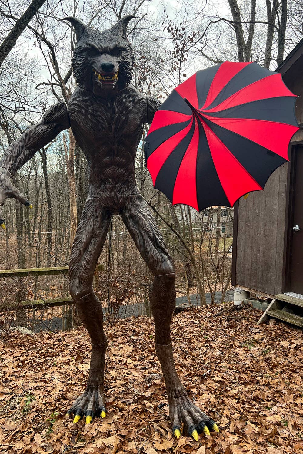 Batwing Pagoda Umbrella [BLACK/RED STRIPED]