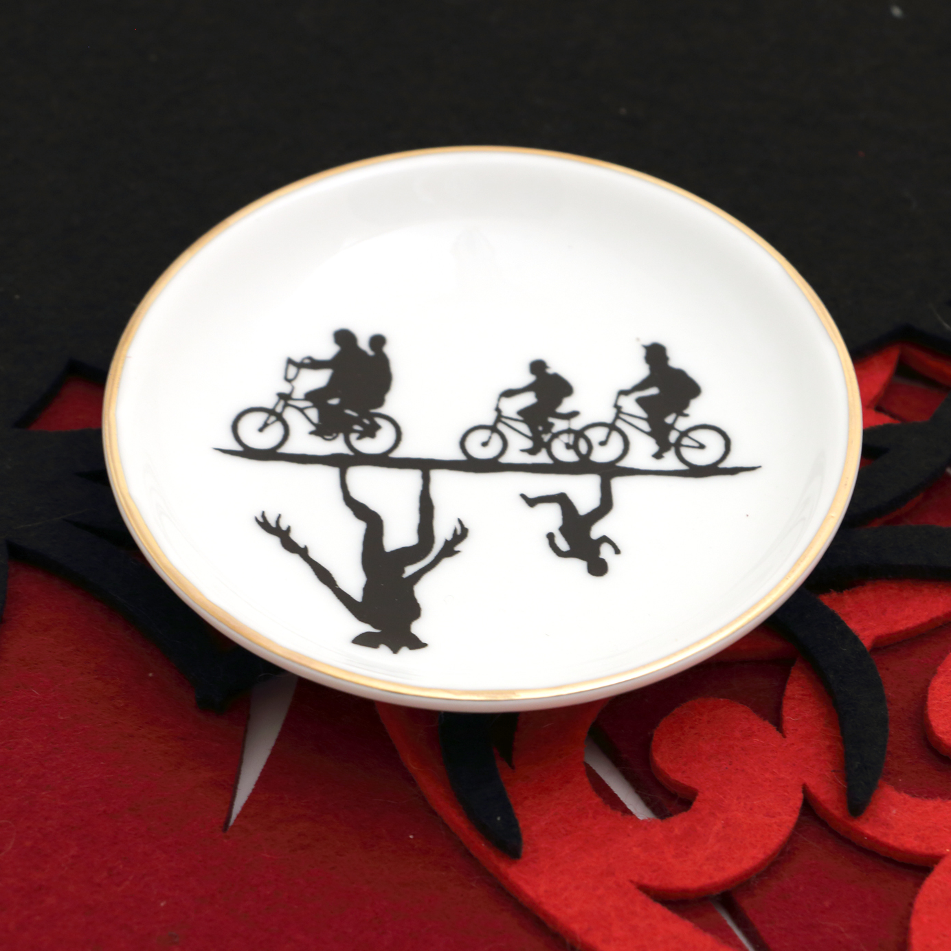 Stranger Things ring dish, ring holder with 22 K gold