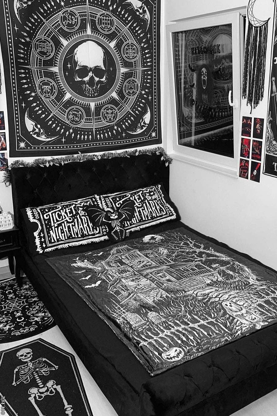 Haunted Mansion Throw Blanket