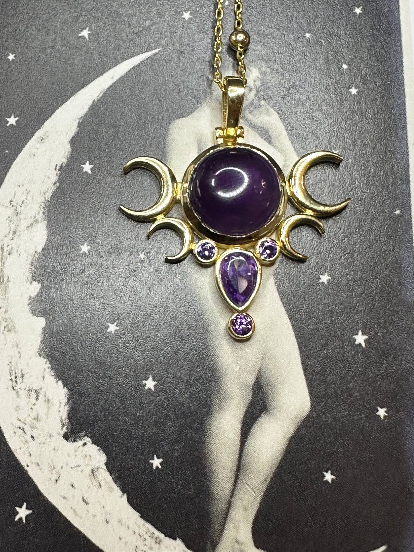 FIVE MOONS AMETHYST Necklace