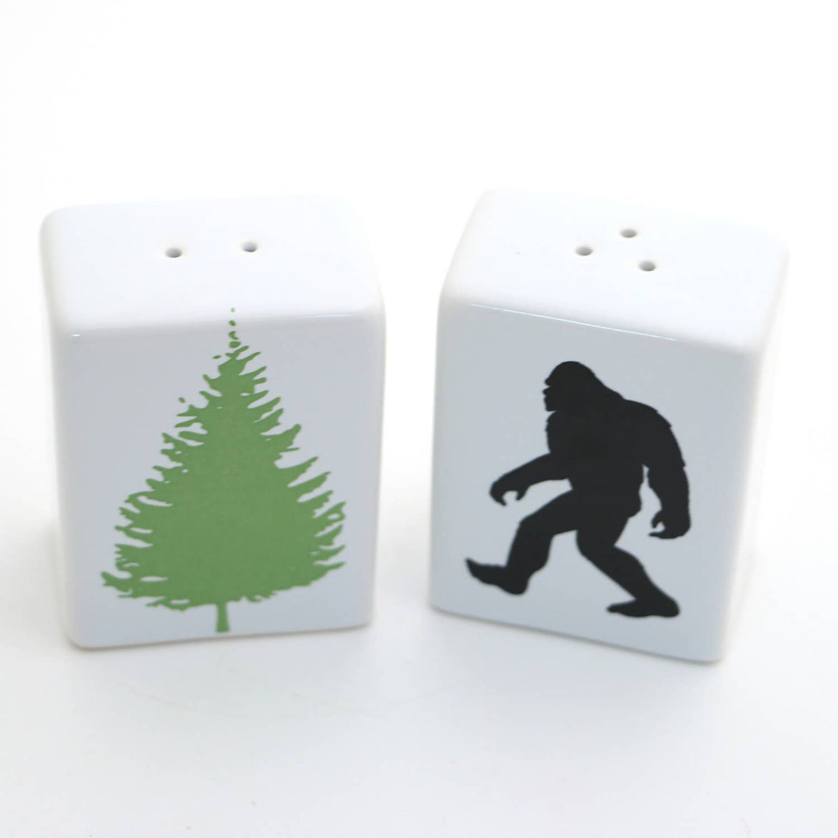 Bigfoot salt and pepper shakers, Sasquatch, yeti, cryptid