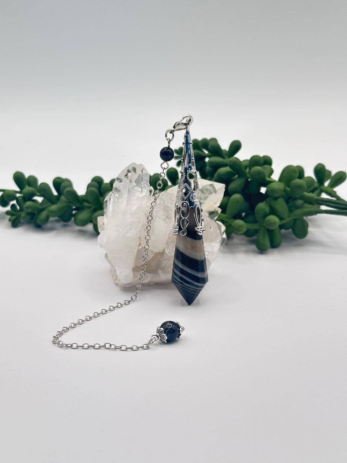 Sardonyx Gemstone Art Deco Silver Color Pendulum