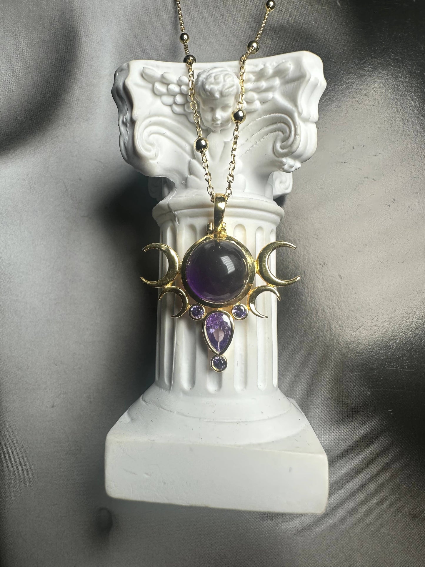 FIVE MOONS AMETHYST Necklace
