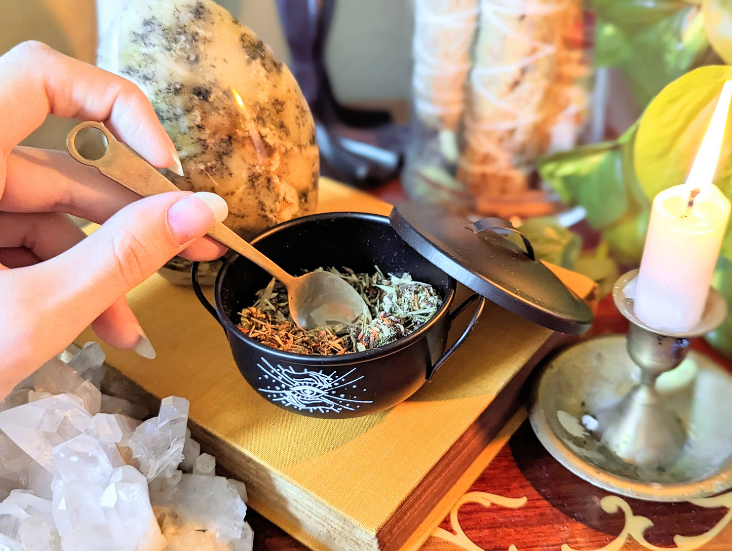 Mystic Cauldron - Iron, Potion, Spell, Magic, Ritual, Altar