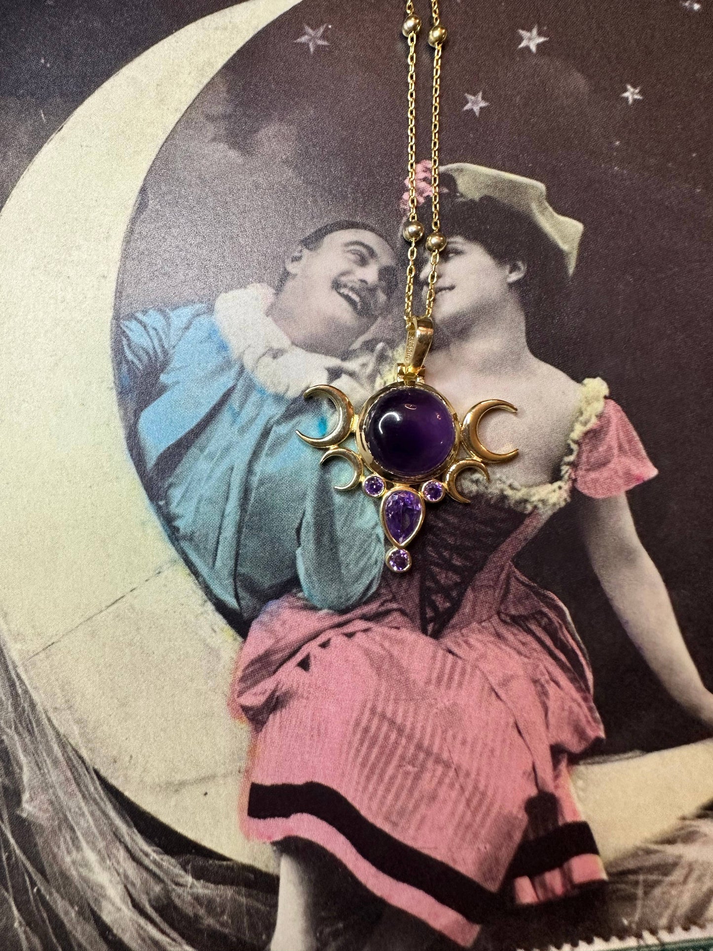 FIVE MOONS AMETHYST Necklace