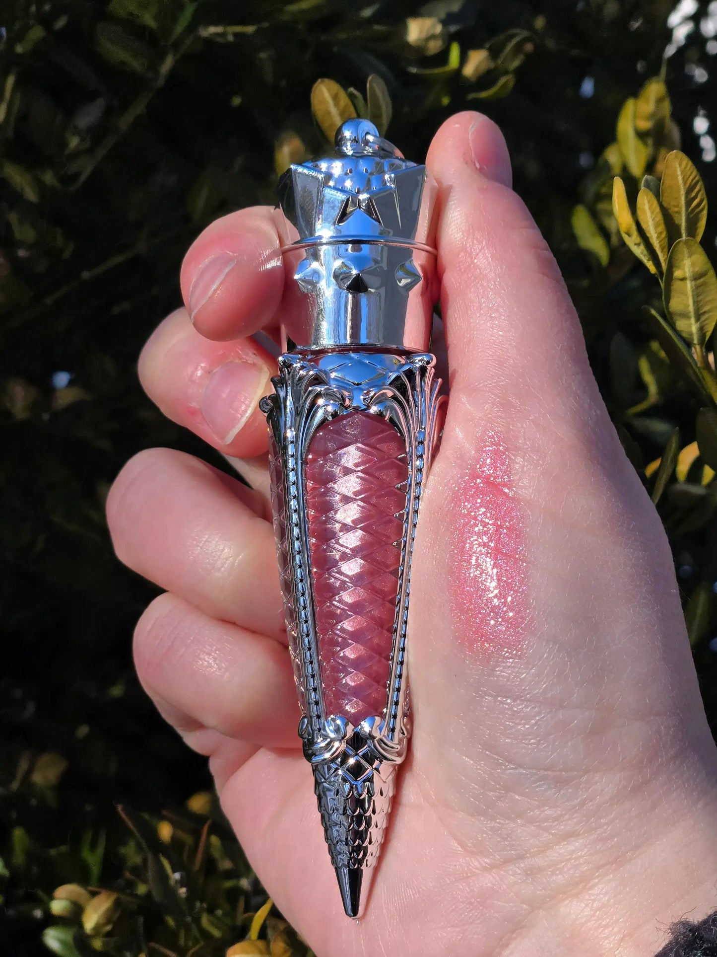 Aphrodite Lip Gloss | hibiscus | hot pink |