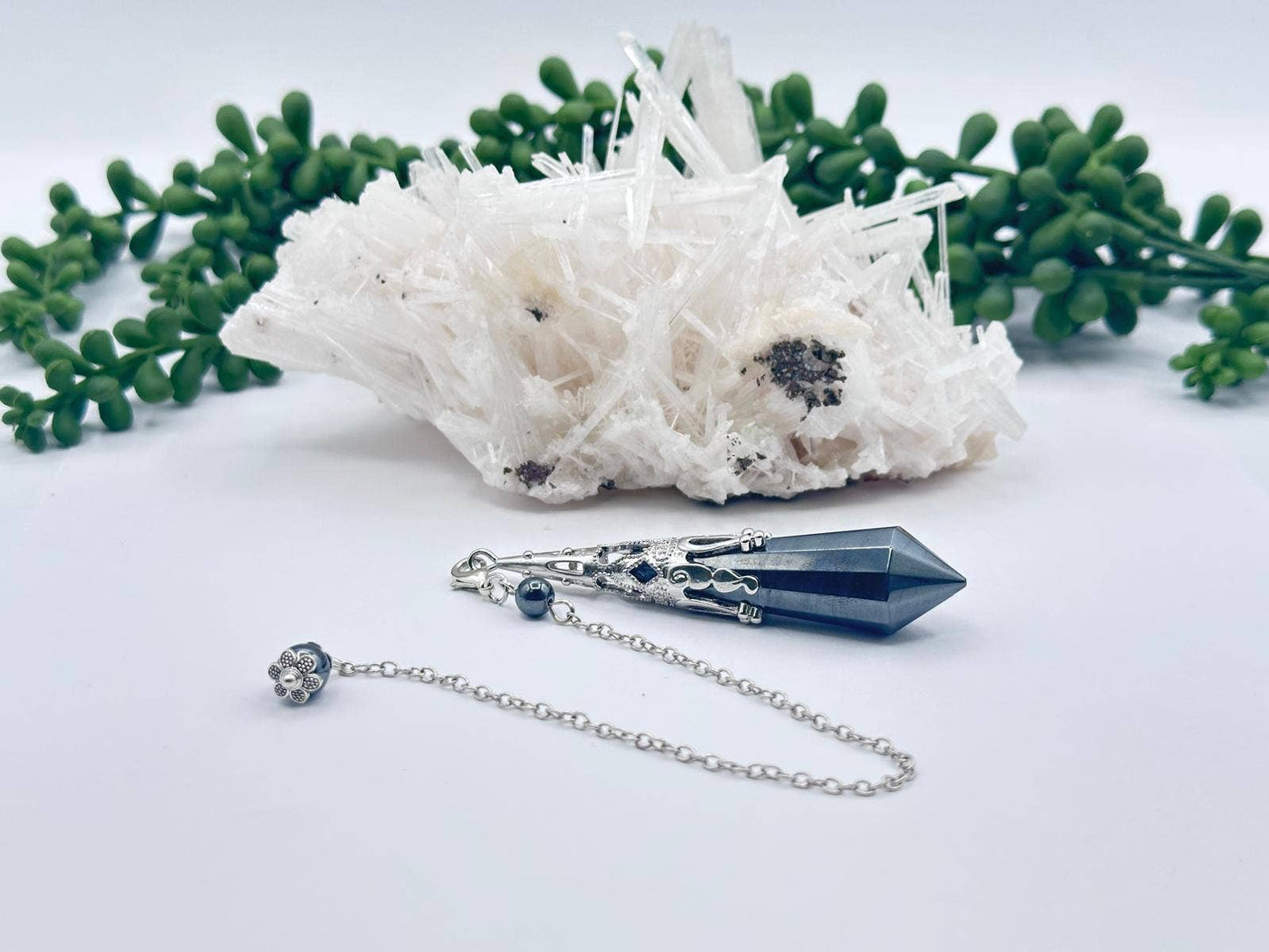 Hematite Gemstone Art Deco Silver Color Pendulum