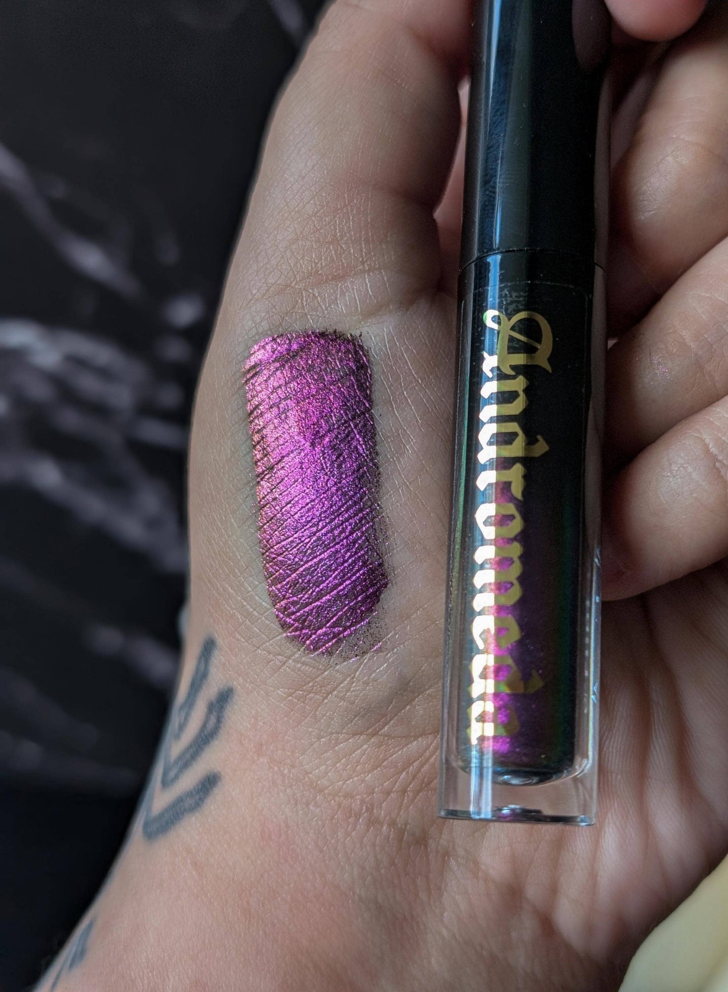 ANDROMEDA - Duochrome liquid eyeshadow