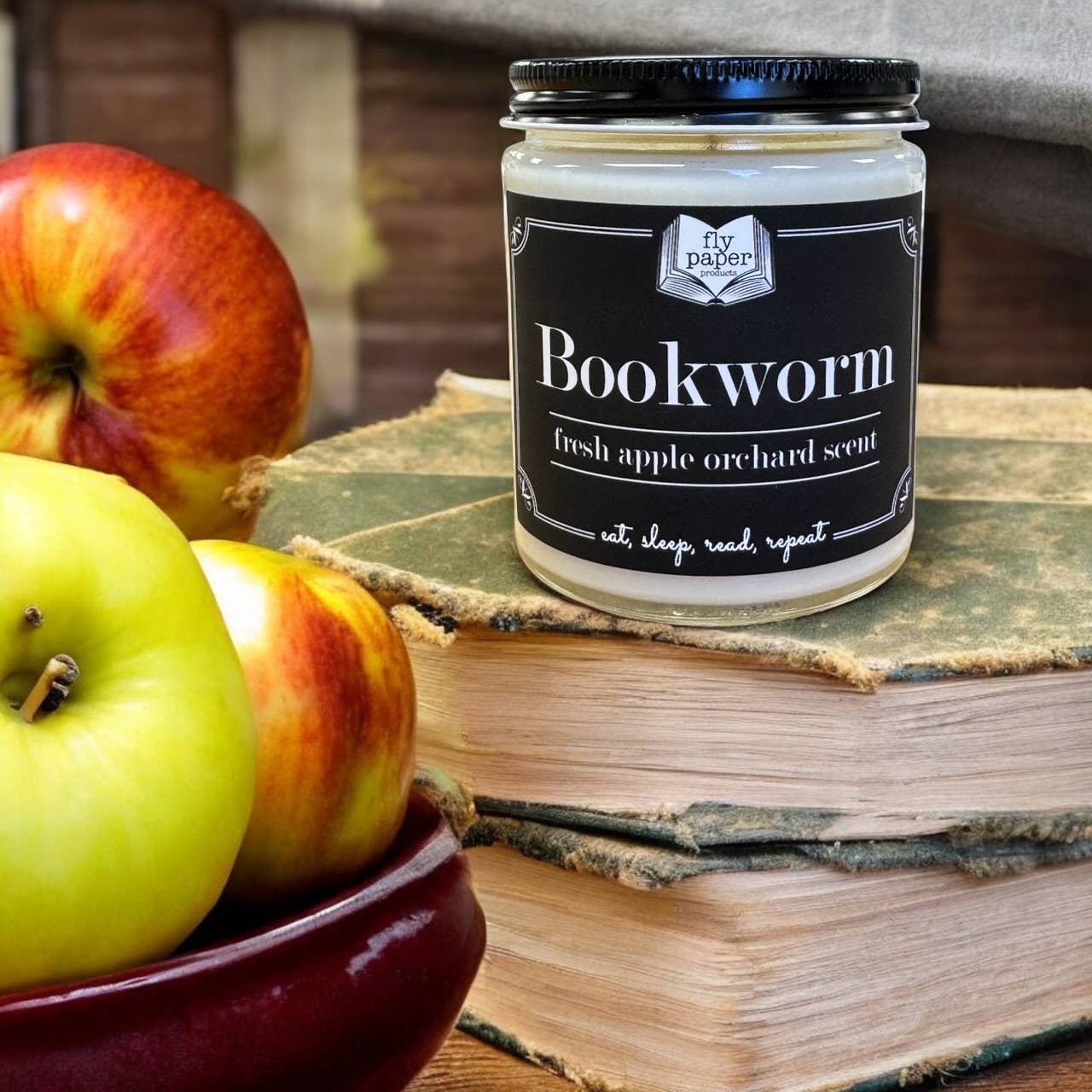 Bookworm 9oz Candle Fresh Apple Orchard Scent